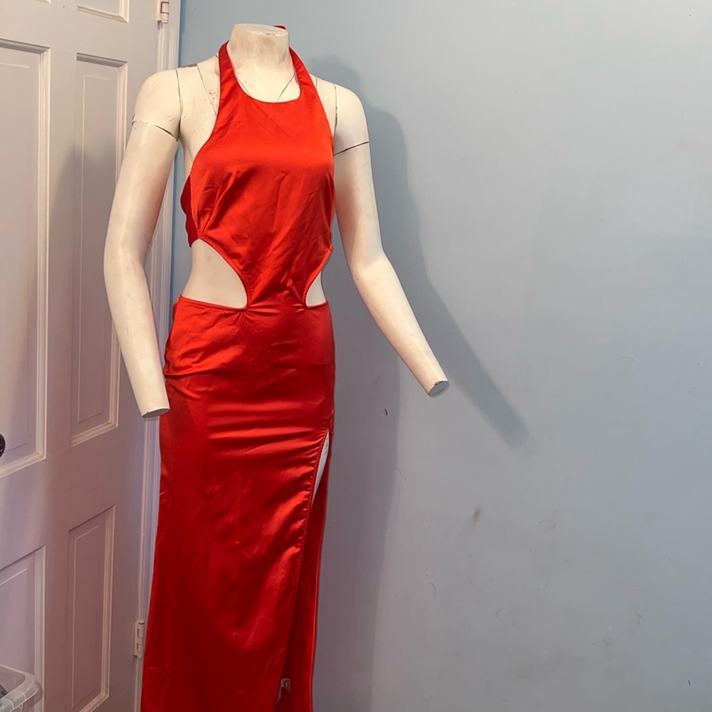 La Semaine brand new dress with cut out mid- size 2 - sexy and beautiful outfit